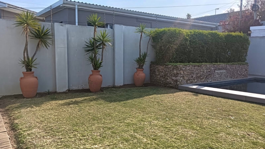 6 Bedroom Property for Sale in Gonubie Eastern Cape